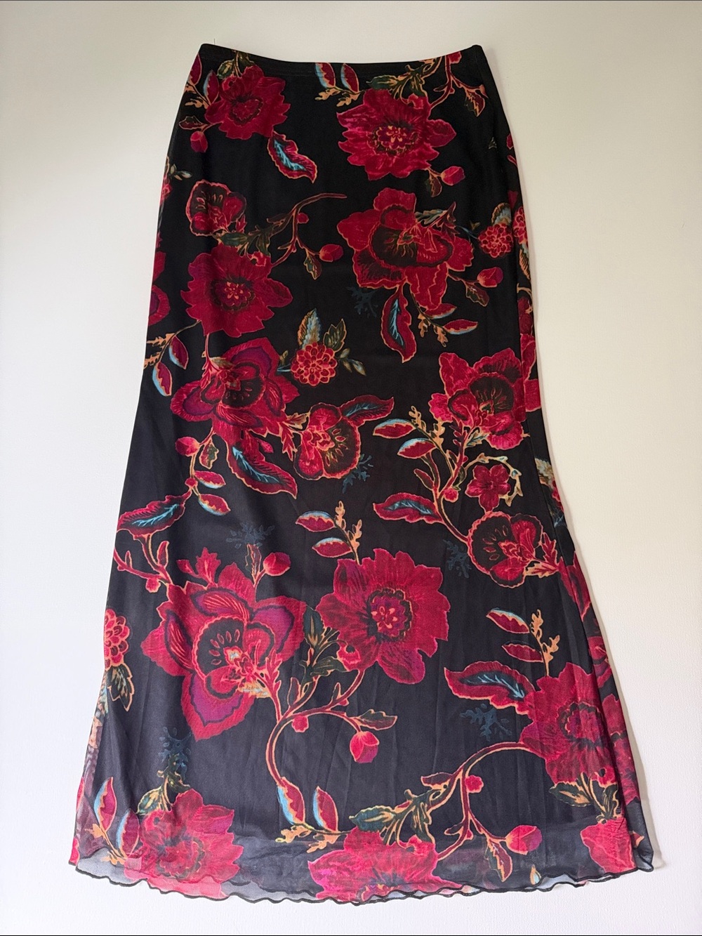 Cider Women’s Black Maxi Skirt with Red Floral Print Large